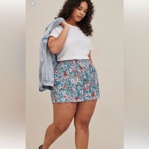 Torrid 2 floral crinkle gauze high rise smocked waist